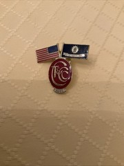 Cherokee Town And Country Club Enamel Pin 2001. Bonus plastic ball marker