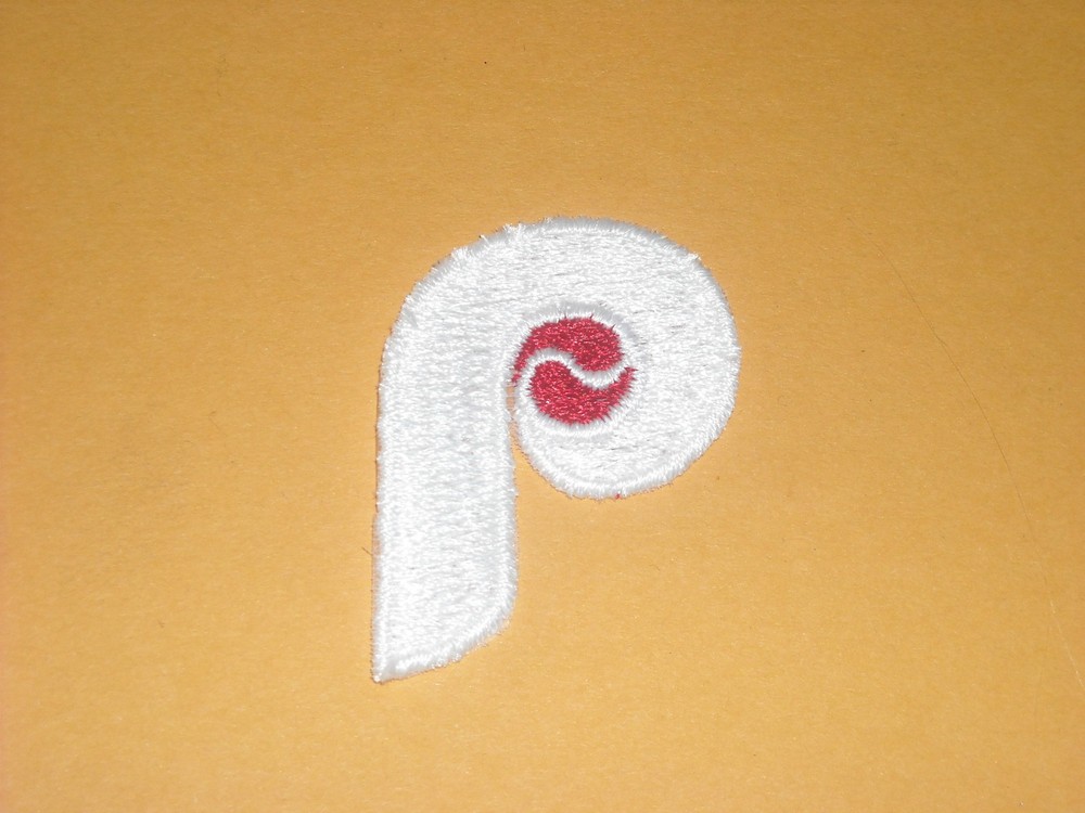 *VINTAGE PHILADELPHIA PHILLIES MLB PATCH IRON ON 2 1/4 INCHES *