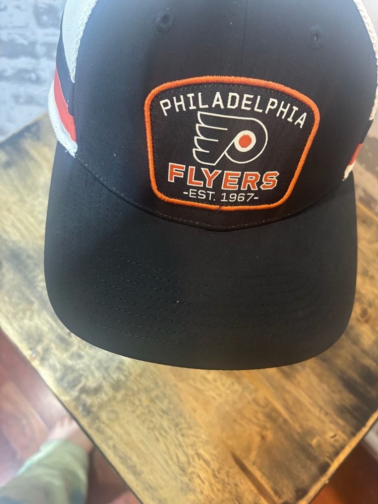 Philadelphia Flyers Fanatics Branded Fundamental Structured Trucker – Herr