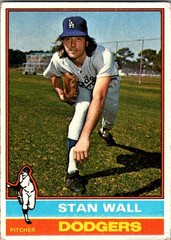 1976 Topps STAN WALL #584 VG