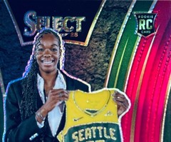 2025 WNBA Select Red Draft Selections DOMINIQUE MALONGA #DSS-DM 🏀 RC AUTO 98/99