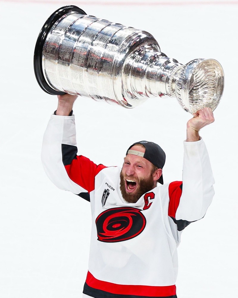 JORDAN STAAL CAROLINA HURRICANES 2026 STANLEY CUP CONN SMYTHE TROPHY 8X10 PHOTO