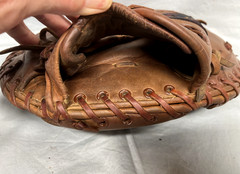 Vintage New York Yankees Yogi Berra Spalding Catchers Mitt Glove
