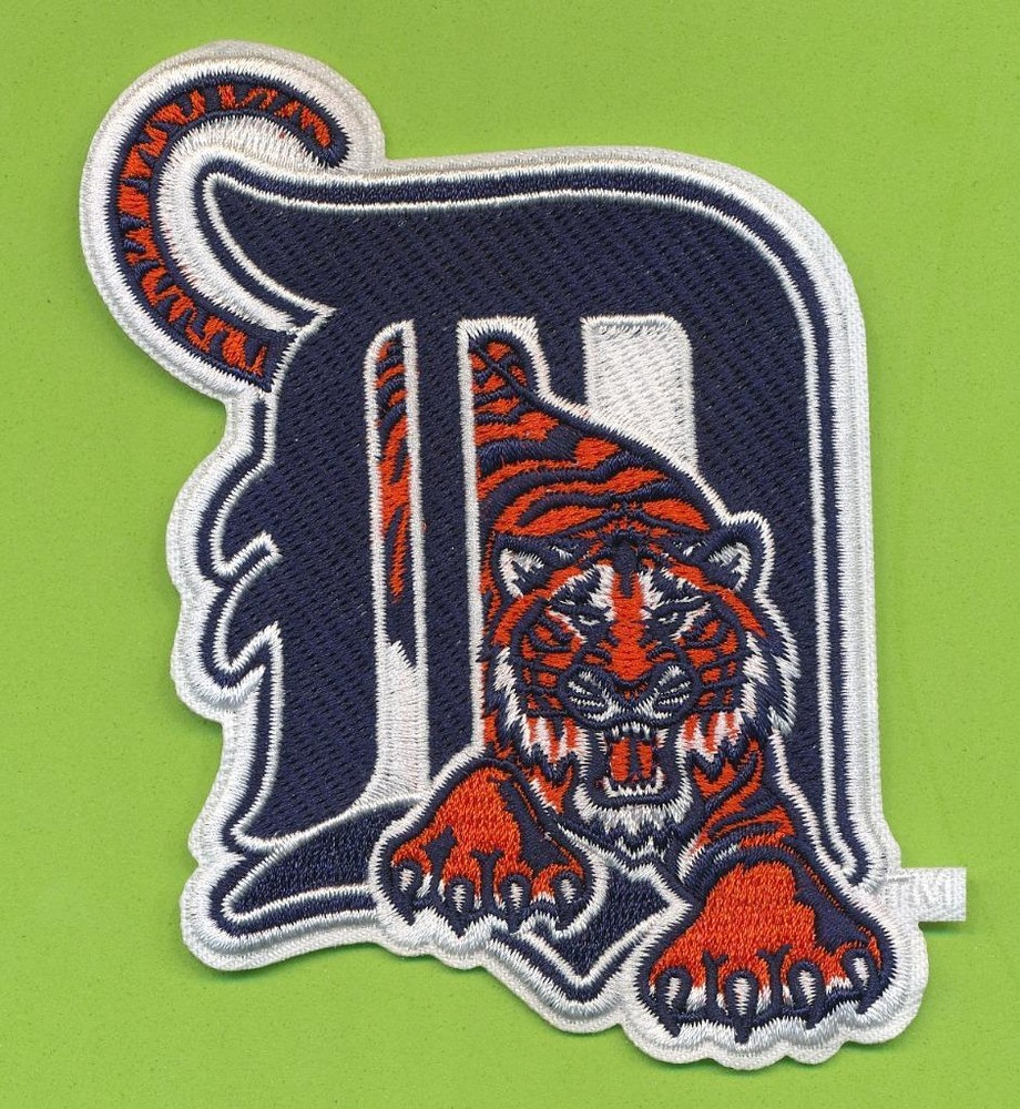 4&Prime; x 3&Prime; Die-Cut Detroit Tigers Embroidered Iron On Patch Retro Logo (1994-2005)