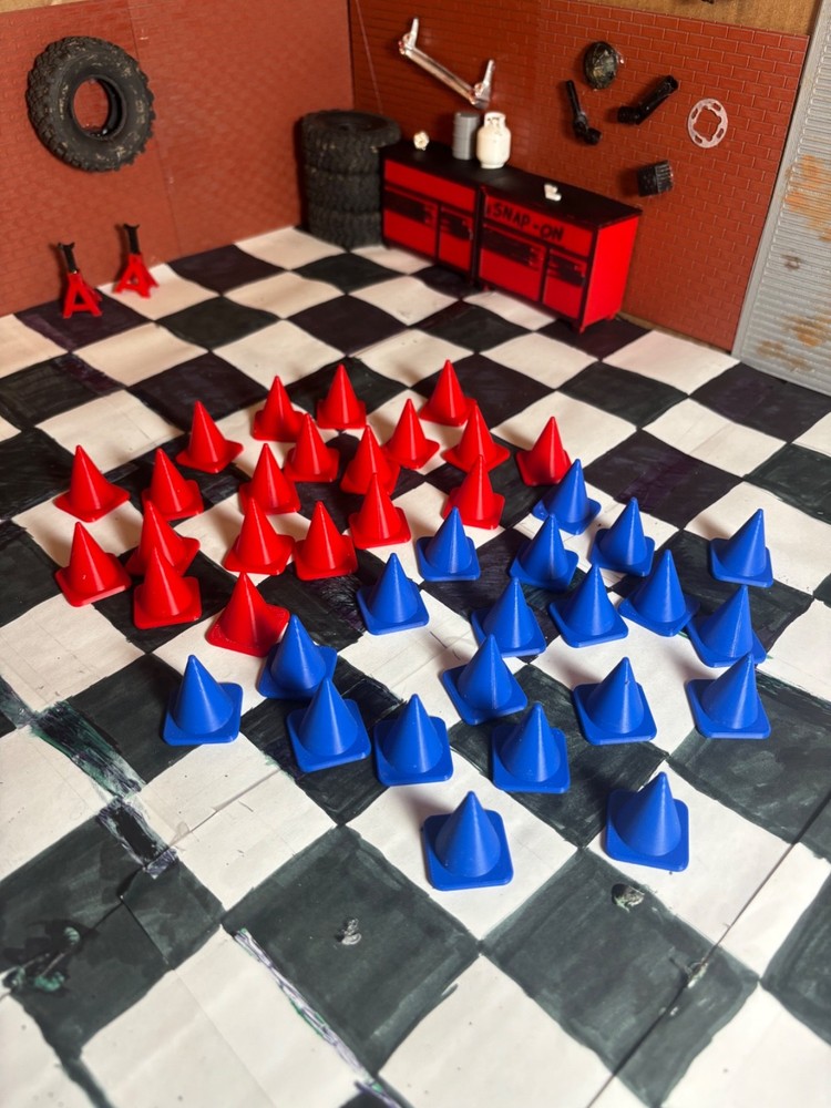40 1/10 Trafic cones for rc cars 20 Red 20 Blue