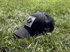 Vintage Nike Hockey Team Canada Flex Fit Black Hat Cap One Size IIHF