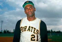 ROBERTO CLEMENTE RETIRED JERSEY NUMBER 21 PATCH – PUERTO RICO FLAG EDITION
