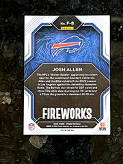Josh Allen 2022 Panini Prizm FIREWORKS Green Cracked Ice Buffalo Bills #F-8