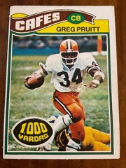 1977 Topps Mexican #25 Greg Pruitt of Cleveland Browns. Card is short print (SP)