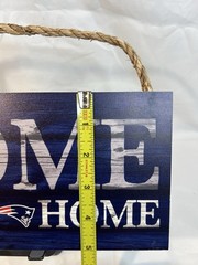 NFL New England Patriots Wincraft 5&Prime; X 10&Prime; Wooden « Home Sweet Home » Sign W/ Rope