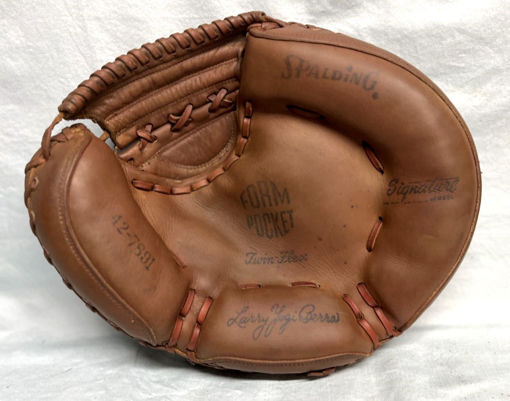 Vintage New York Yankees Yogi Berra Spalding Catchers Mitt Glove