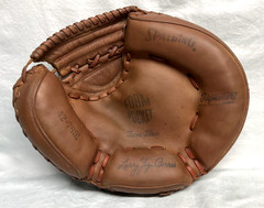 Vintage New York Yankees Yogi Berra Spalding Catchers Mitt Glove