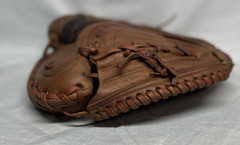 Vintage New York Yankees Yogi Berra Spalding Catchers Mitt Glove