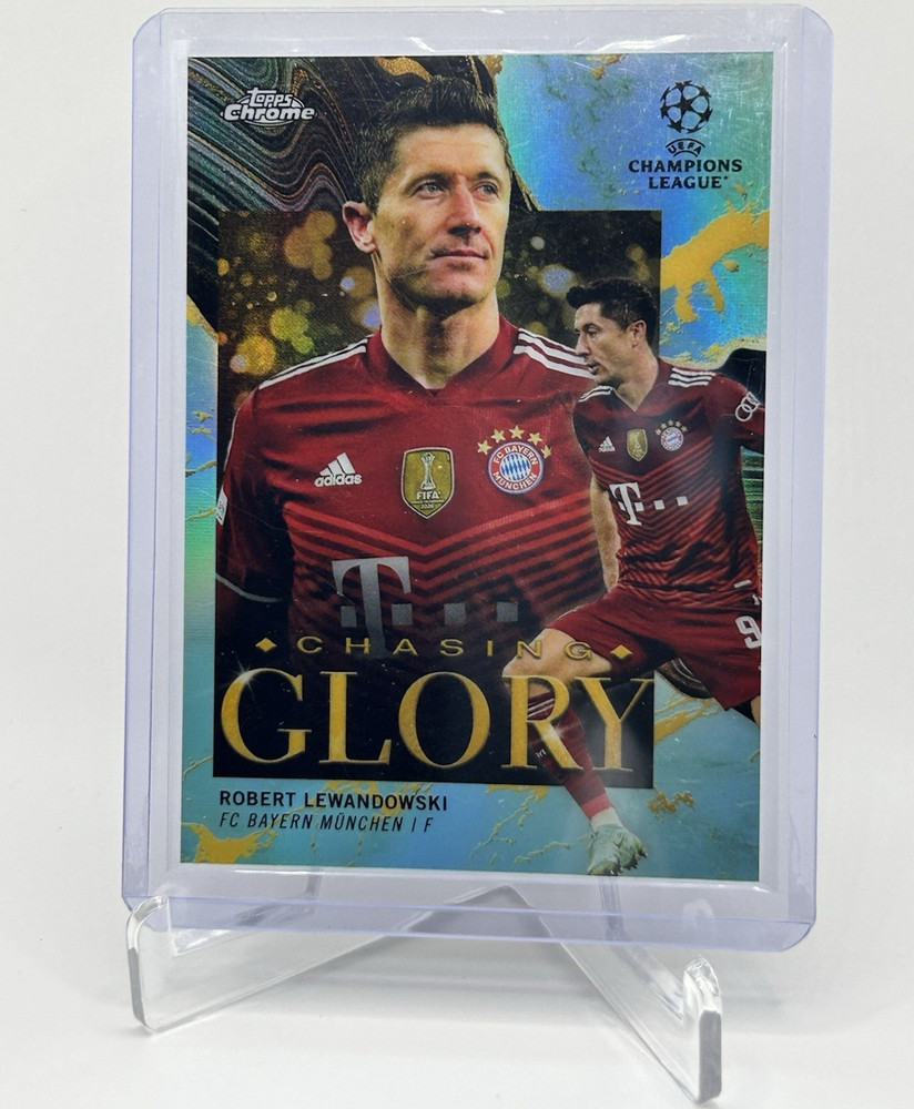 Topps Robert Lewandowski 2021-22 Chrome UCL Chasing Glory CG-4 Aqua /199