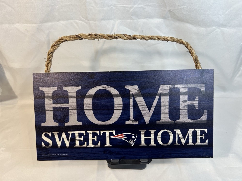 NFL New England Patriots Wincraft 5&Prime; X 10&Prime; Wooden « Home Sweet Home » Sign W/ Rope