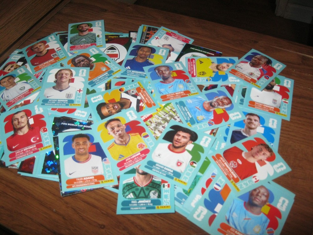 FIFA Panini Stickers (LATAM VERSION) World Cup 2026 ECU- MEX blue no border