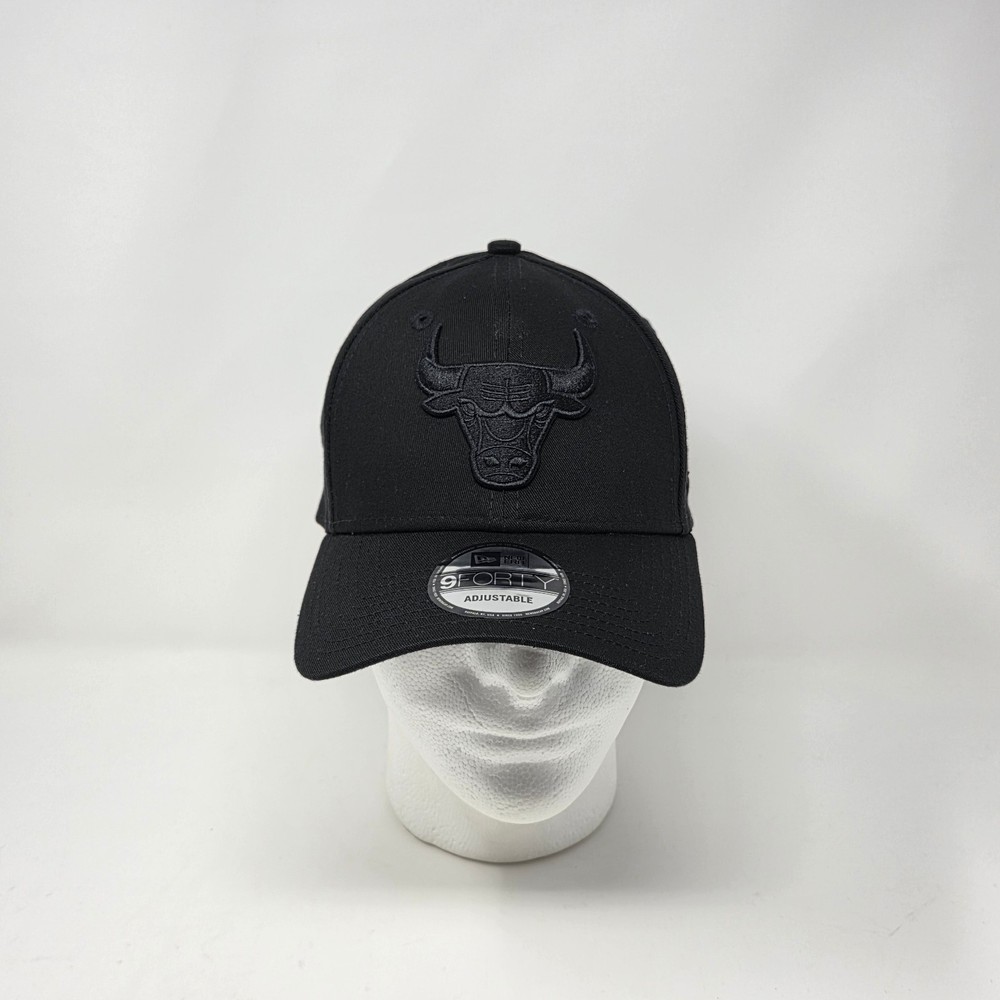 New Era Chicago Bulls Nba 9Forty Snapback Hat Cap Black/Black Blackout Logo