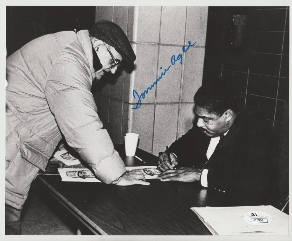 Tommie Agee Signed 8X10 Photograph New York Mets JSA Certificate (D) 2001