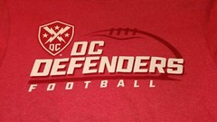 DC DEFENDERS Football T-shirt, XFL, Red, Size MEDIUM wwe wwf………………B2