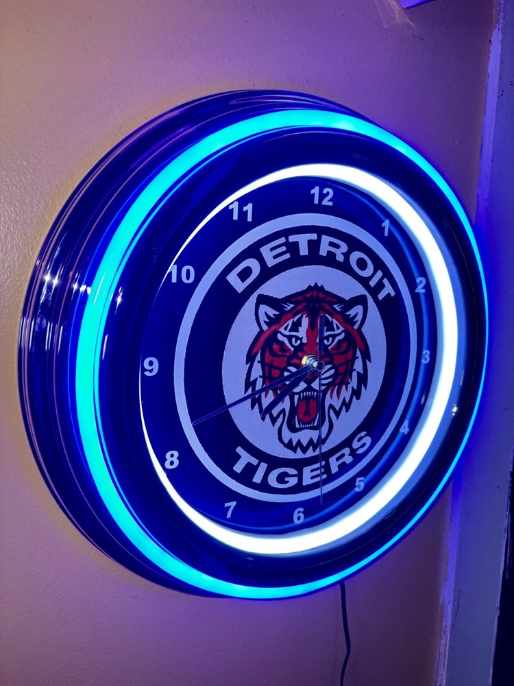 Detroit Tigers Baseball Bar Man Cave Neon Style Retro LED Clock Sign