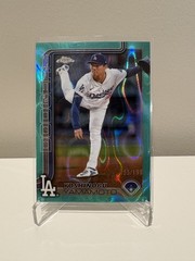 Yoshinobu Yamamoto – 2025 Topps Chrome #179 Aqua Lava /199 Los Angeles Dodgers