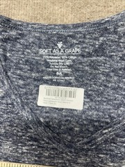 Montreal Canadiens Women’s Original 6 Script V-Neck T NHL Soft As A Grape NEW