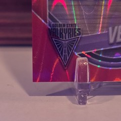 Panini Prizm WNBA Red Seismic Prizm Veronica Burton #70 Valkyries 131/249