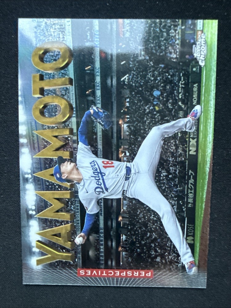 Topps Chrome 2026 Perspectives Refractor Yoshinobu Yamamoto LA Dodgers #P-4