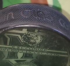 UNKNOWN SIGNATURE!? MANCHESTER MONARCHS AHL PUCK INGLASCO MADE IN SLOVAKIA 🇸🇰