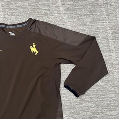 Wyoming Cowboys Jacket Mens Small Brown NCAA Football Nike Pullover UW Pokes