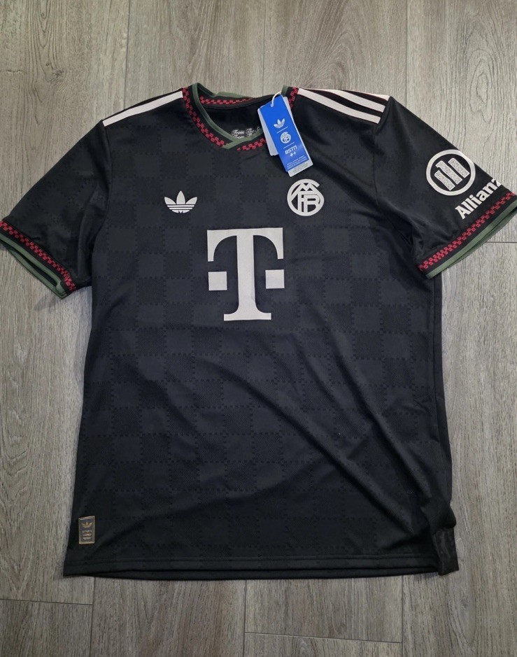Adidas Medium FC Bayern Munich 2025/2026 Authentic Third Jersey Black KE6802
