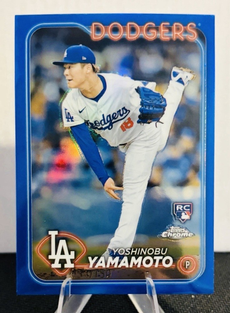 2024 Topps Chrome Yoshinobu Yamamoto #18 True Blue Refractor /150 LA Dodgers RC