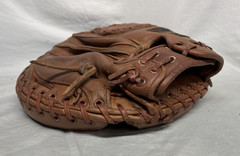Vintage New York Yankees Yogi Berra Spalding Catchers Mitt Glove