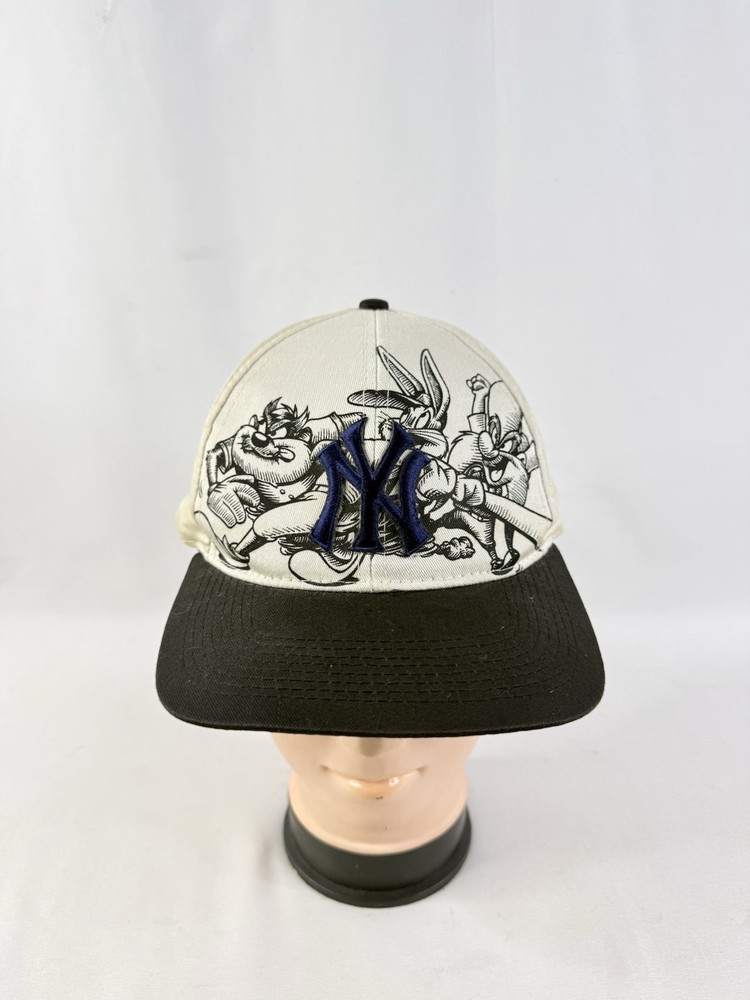 VTG 96’ MLB NY YANKEES & Bugs,Taz,Yosemite snapback Hat, Looney Tunes Group