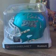 P. Mahomes Signed LIV Super Bowl 2020Mini Helmet Kansas City Chiefs