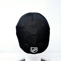 Reebok Black White NHL Chicago Black Hawks Cap FlexFit Center Ice Collection