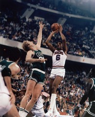 JULIUS IRVING PHILADELPHIA 76ERS 8X10 SPORTS PHOTO (L)
