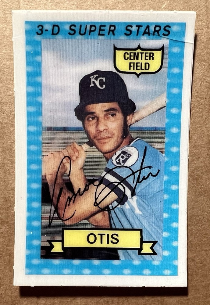 AMOS OTIS 1974 KELLOGG’S BASEBALL CARD # 17 KANSAS CITY ROYALS