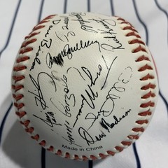 Chicago Cubs 1997 Facsimile Team Signed Souvenir Baseball Ball