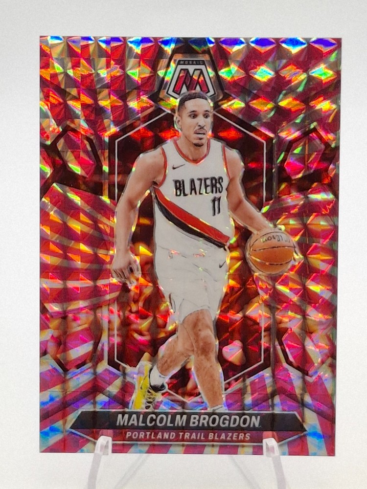 MALCOLM BROGDON PINK SWIRL /18 MOSAIC