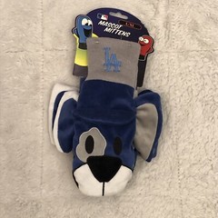 Los Angeles Dodgers Mascot Mittens Gloves Size L/XL MLB Baseball Puppy Dog Plush