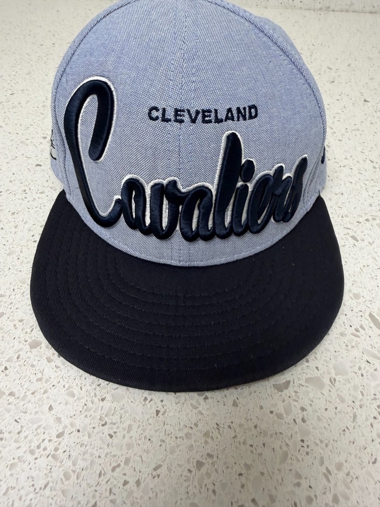 Cleveland Cavaliers New Era Hat-Baby Blue / Navy SnapBack NBA Cap 9FIFTY Cavs
