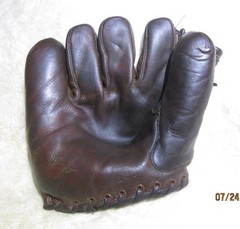 Vintage USA Spalding « 133 » Marvel Joe DiMaggio Split Finger LH Baseball Glove