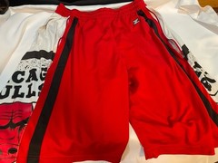 Zipway NBA Basketball Men&rsquo;s Chicago Bulls Basketball Shorts – Red Vented Sz L