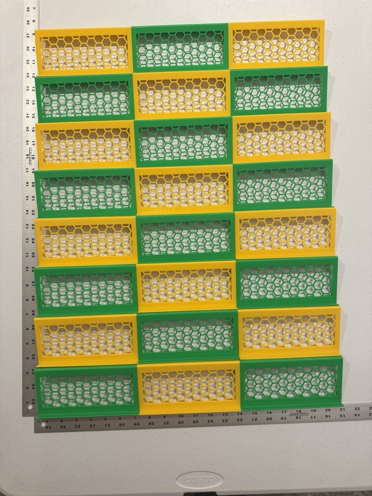 24 Pack Riser For Zion Display Cases Green And Yellow