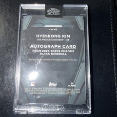 A 2025 Topps Chrome Black Hyeseong Kim Purple Refractor Autograph #70/75 Dodgers