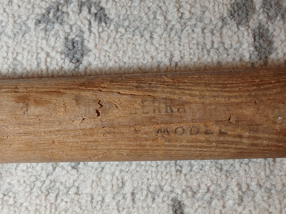 30&Prime; 1960s Old Vintage Yogi Berra Baseball Bat New York Yankees Joseph Kren Bat