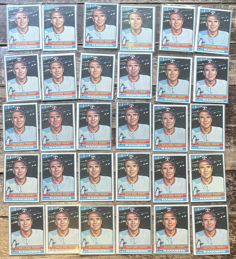 1976 Topps Gaylord Perry Baseball Lot Of 30 Cards Vintage HOF #55