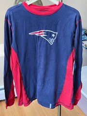 REEBOK NFL TEAM APPREL NEW ENGLAND PATRIOTS BLUE & RED LONG SLEEVE HEAVY SHIRT M