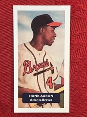 HANK AARON BASEBALL CARD-ATLANTA BRAVES-VERY RARE & SCARCE U.K ISSUE-NRMINT-MINT